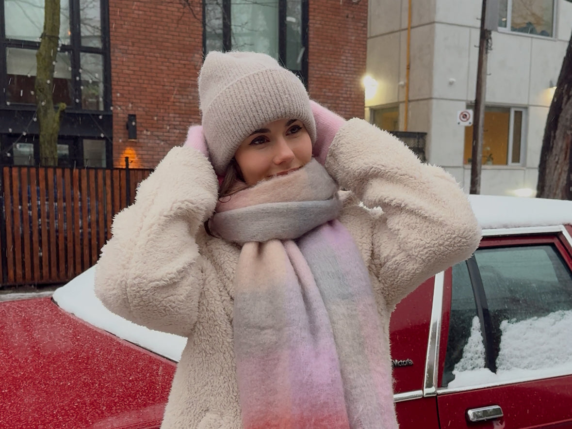 Women's Hats & Scarves