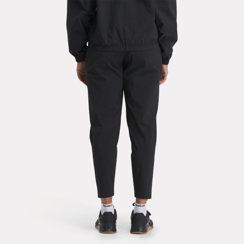 Reebok Apparel  Women's Activ Coll Skystretch Wvn Pnt Reebok Training App Women Black Reg