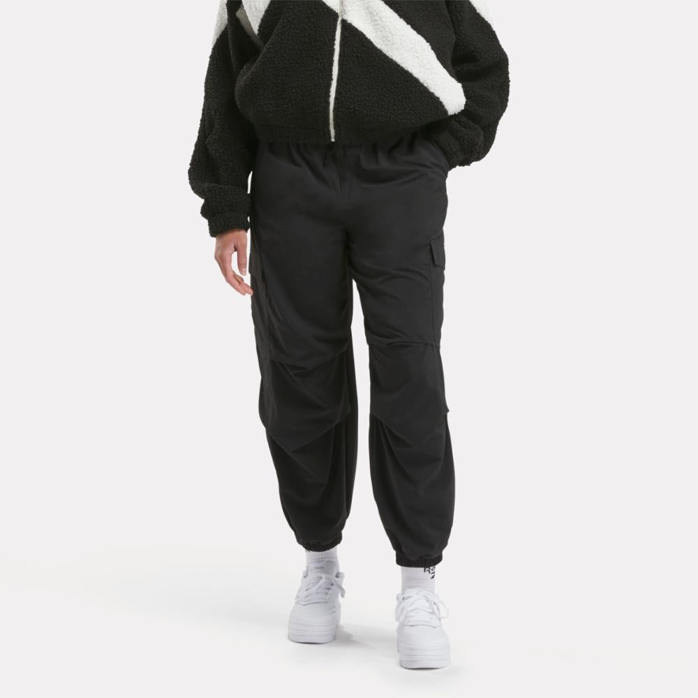 Reebok Apparel  Women's Wde Cargo Pant Reebok Classics App Women Black Reg