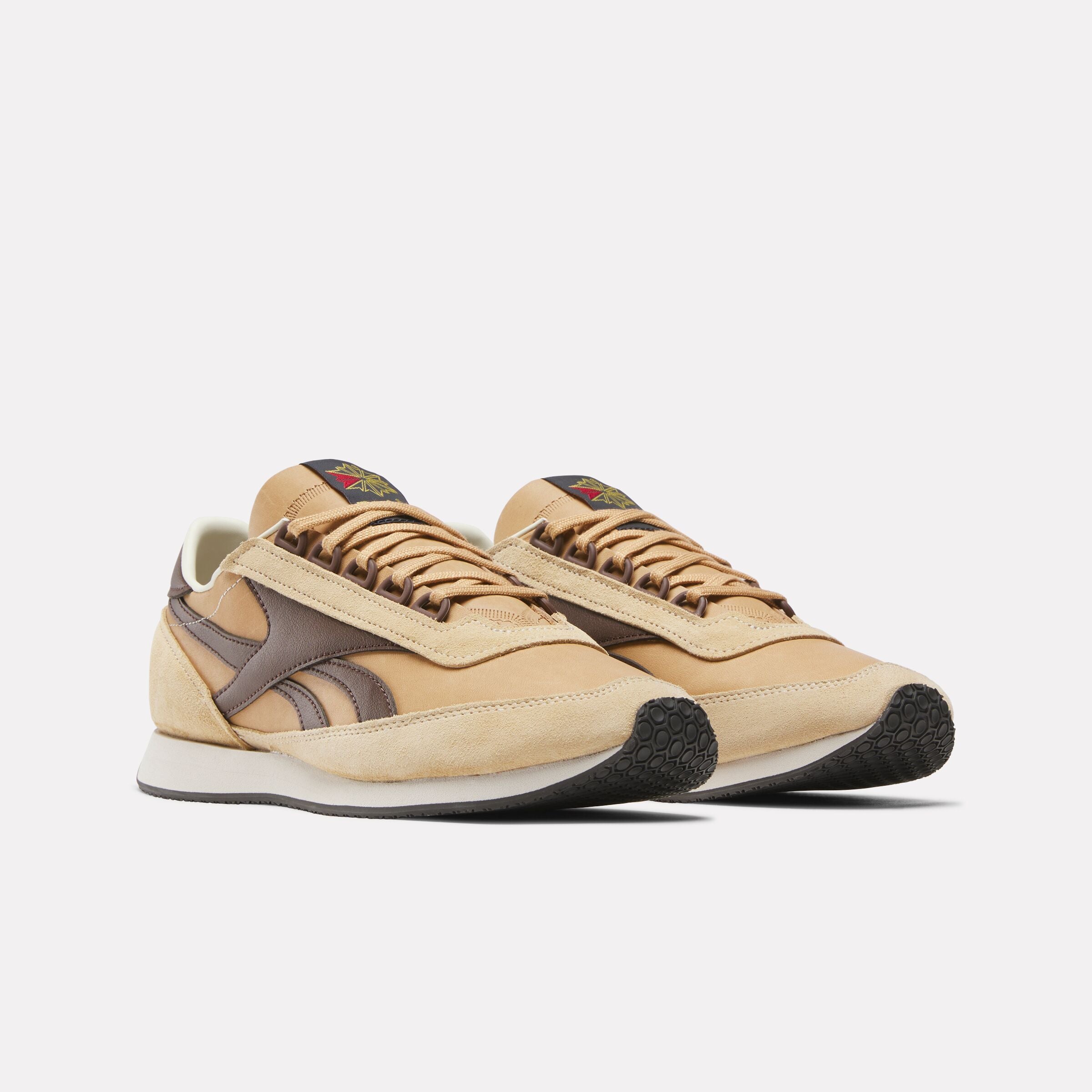 Reebok Unisex' Camargue  In Camel M
