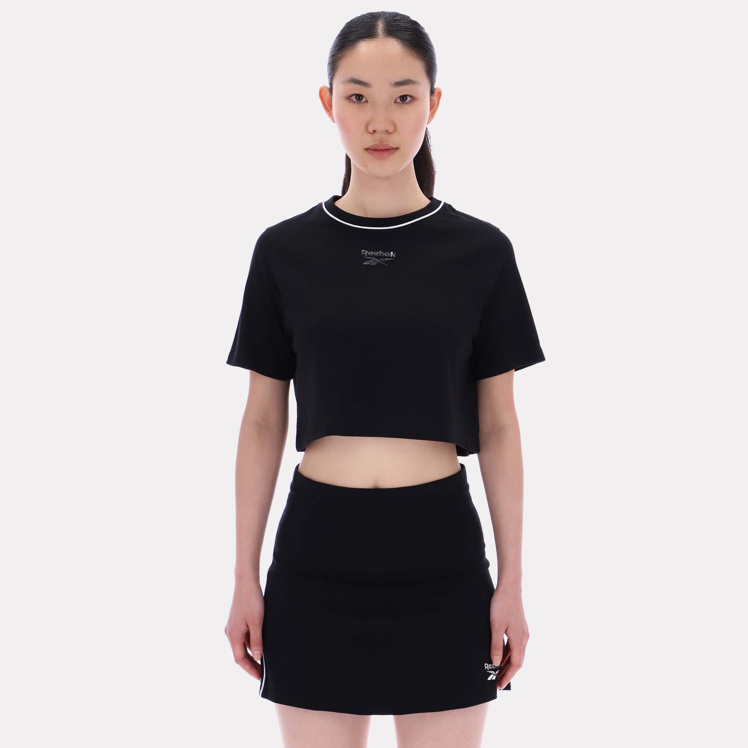 Reebok Women's Blakely Crew Neck Cropped Ss Tee  Reg In Black