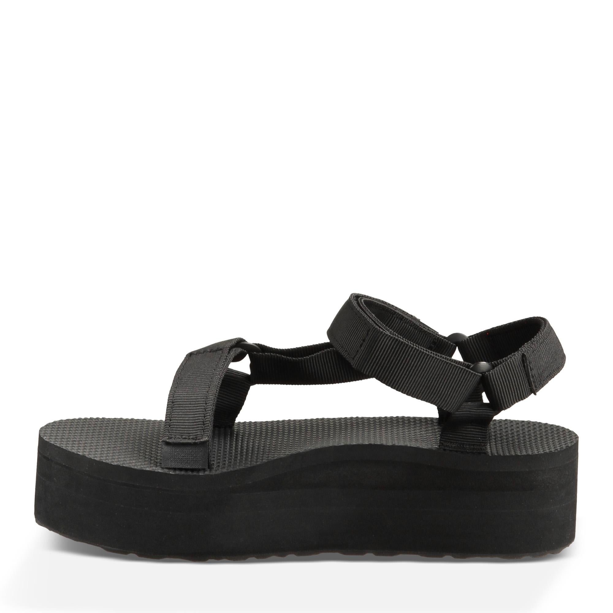 Teva  Women's Flatform Universal  Black M