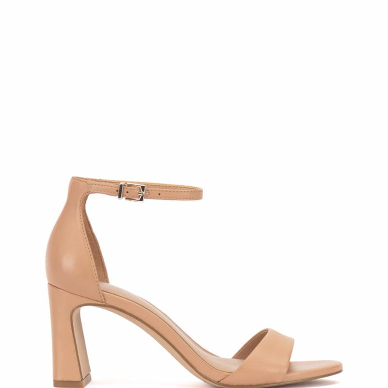 Vince Camuto Women's Annay Nude M