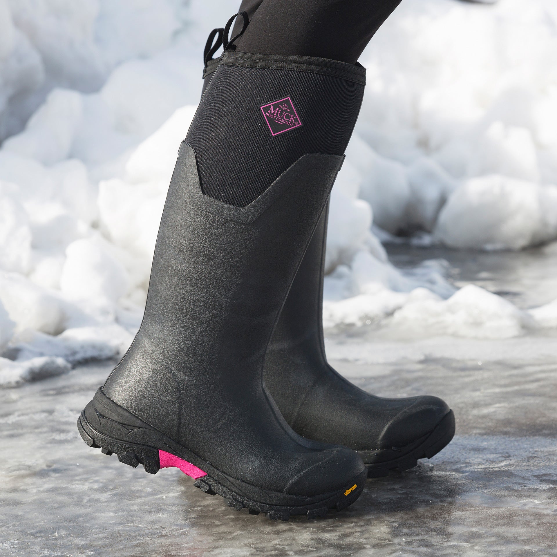 Muck Women's Asvta404 In Black/Hotpink