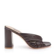 Badgley Mischka Women's Winslow in Brown