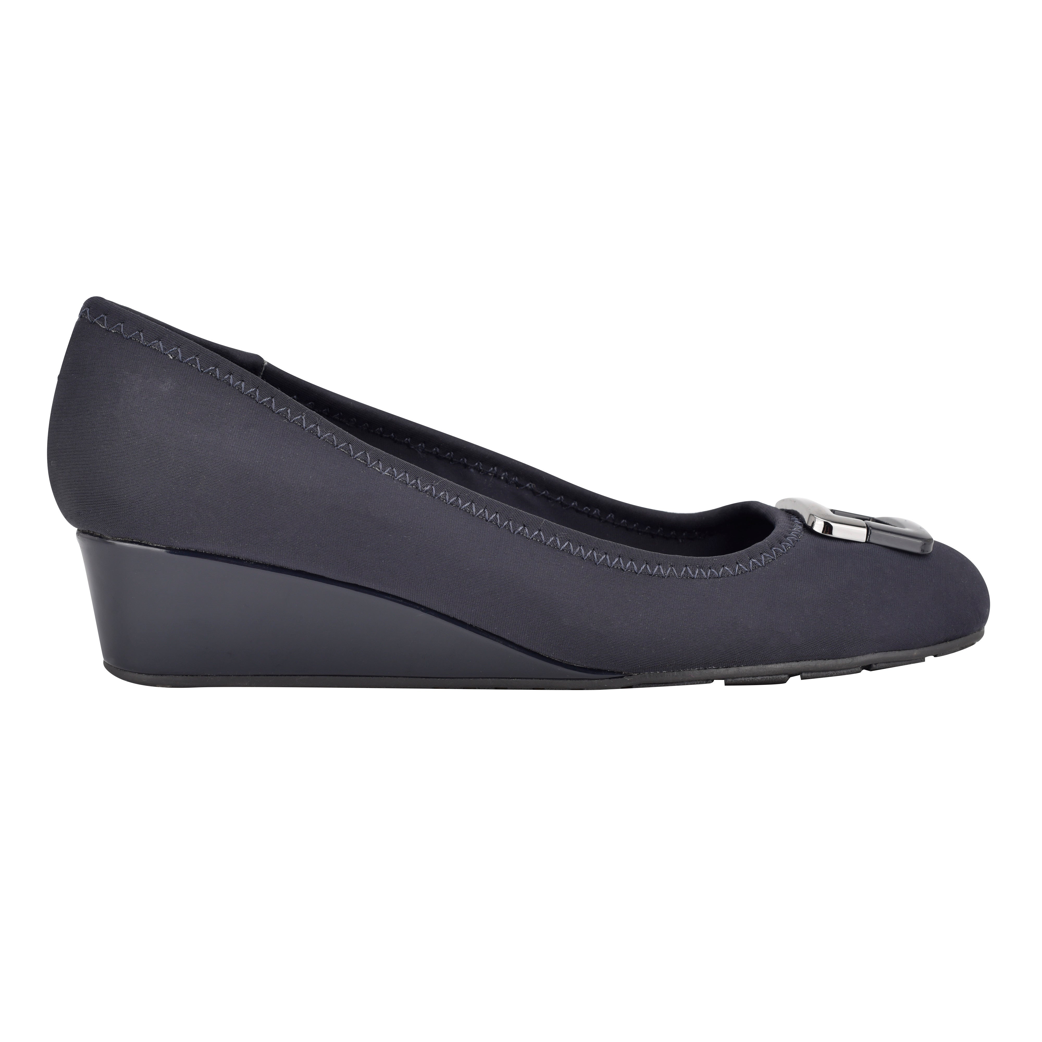 Bandolino Women's Tad2 In Luxe Navy