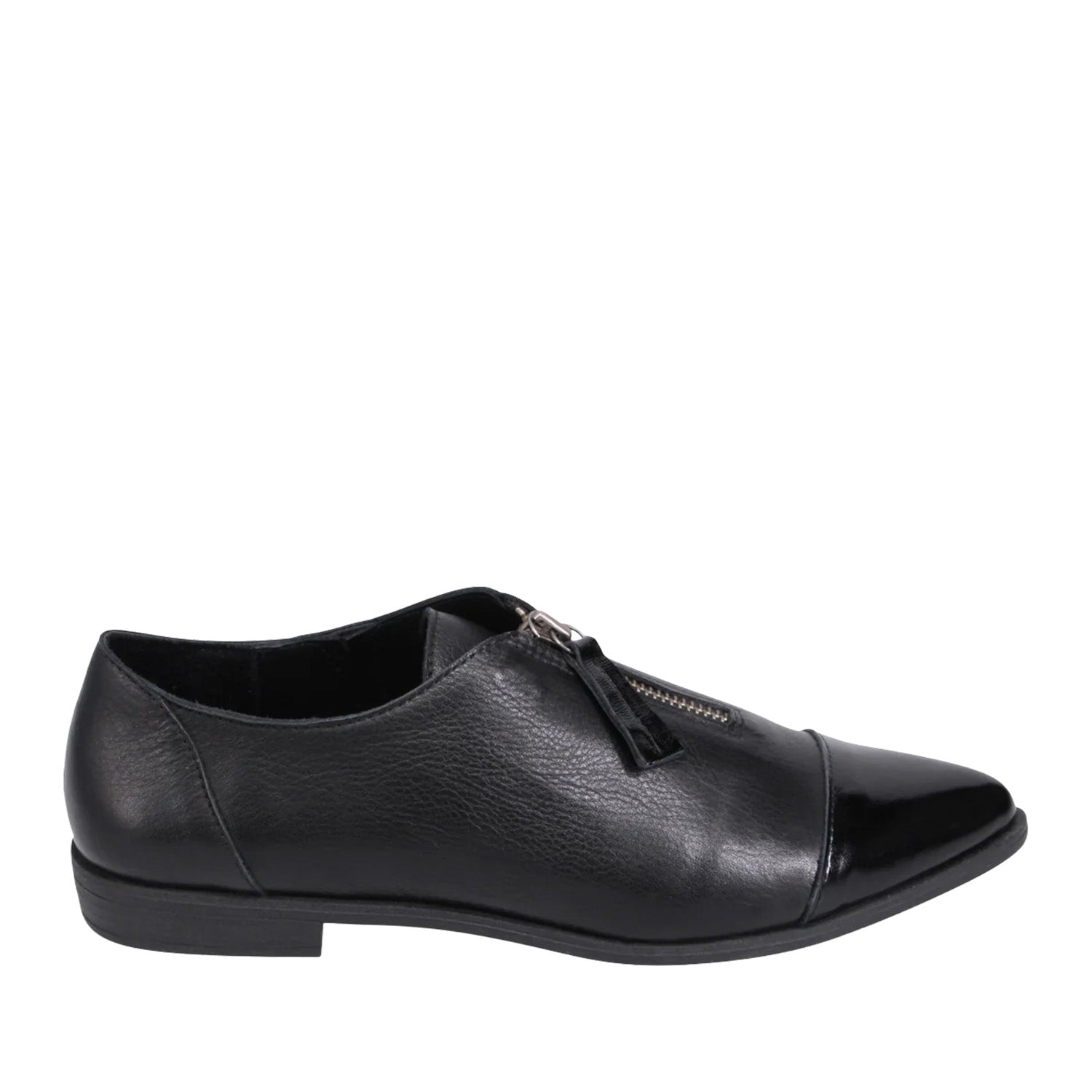 Bueno Women's Bria Flat in Black