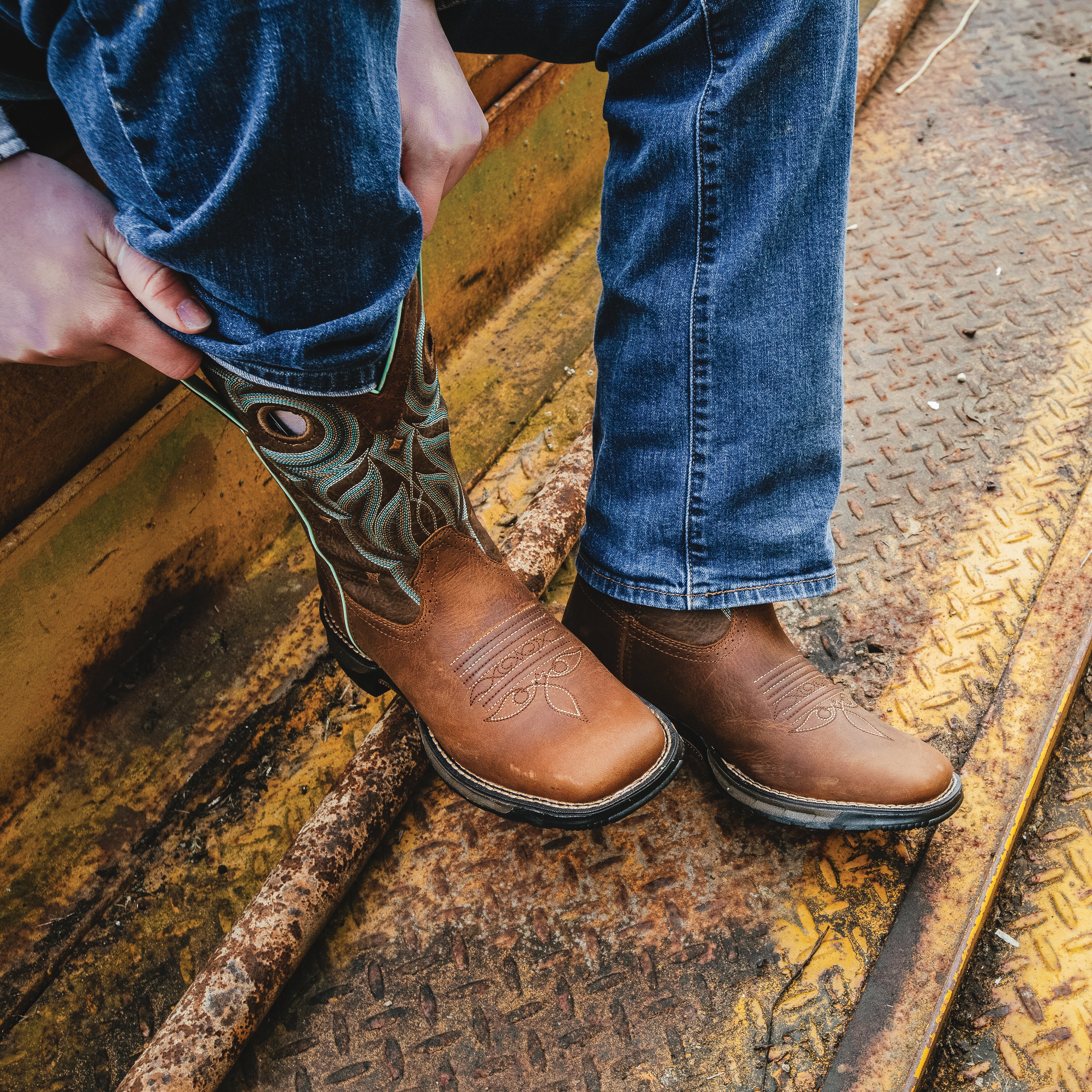 Durango Women's Maverick  10"  Waterproof Work Boot In Rugged M