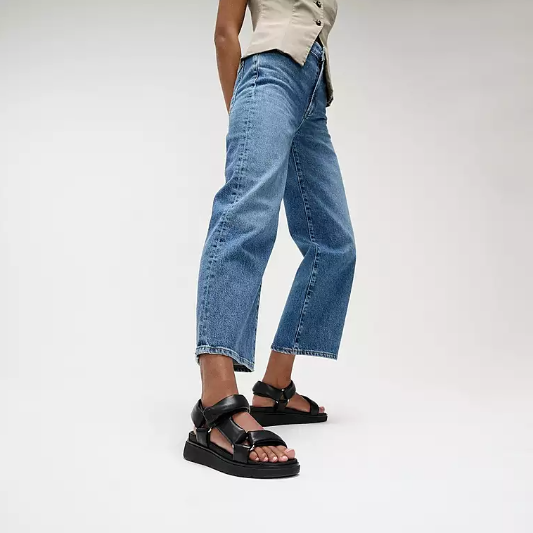 Fitflop Women's Gen-FF Soft Leather Back Strap Sandal in All Black