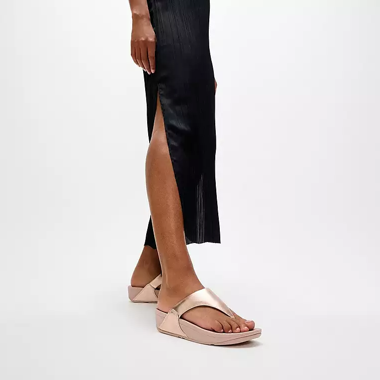 Fitflop Women's Lulu Leather Toe Post Sandal in Rose Gold