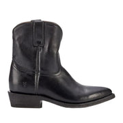 Frye  Women's Billy Short Black M