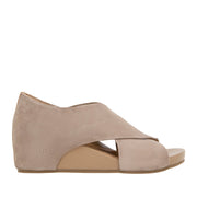Gentle Souls By Kenneth Cole Women's Gainey in Mushroom