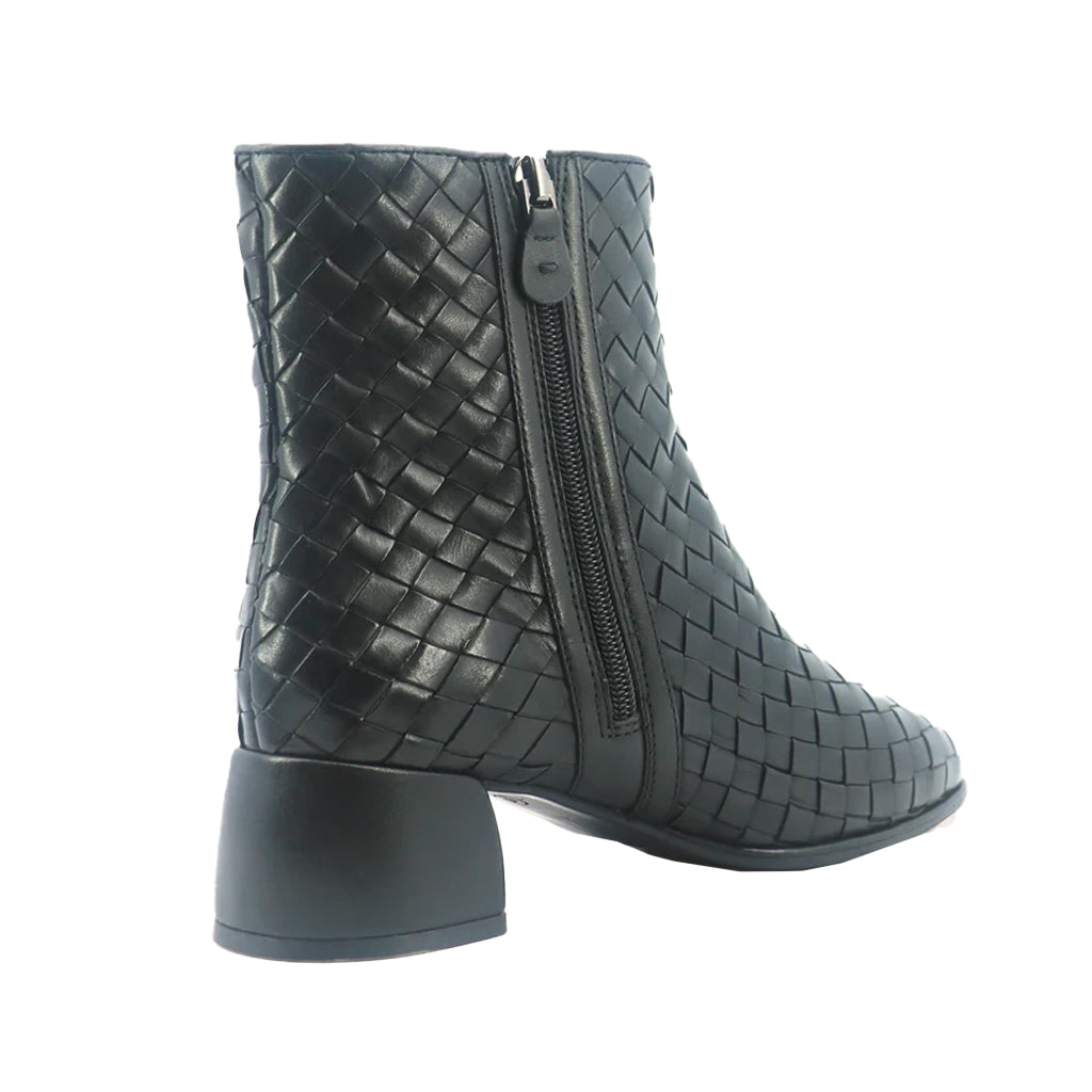 Gentle Souls Women's Elodie in Black