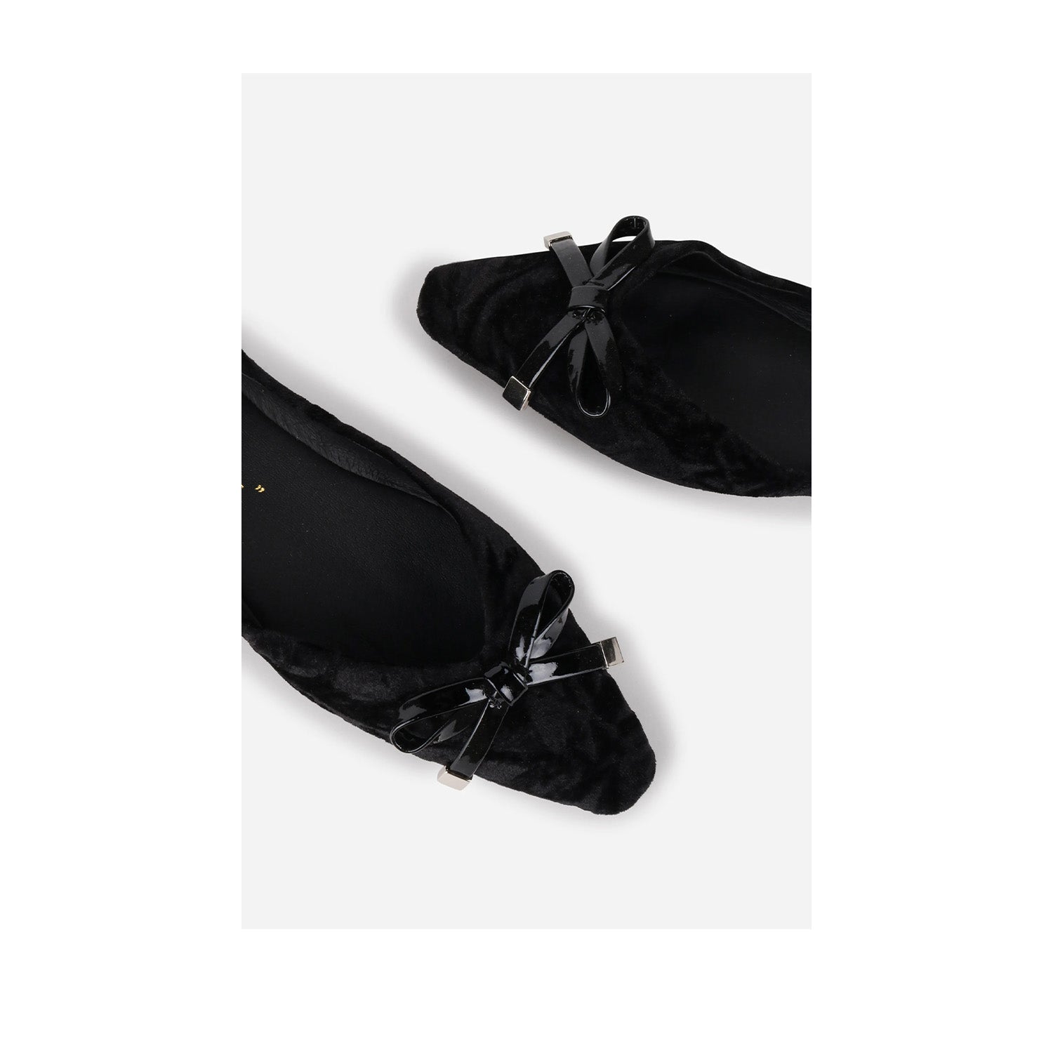 Intentionally Blank Women's Cecilia in Black