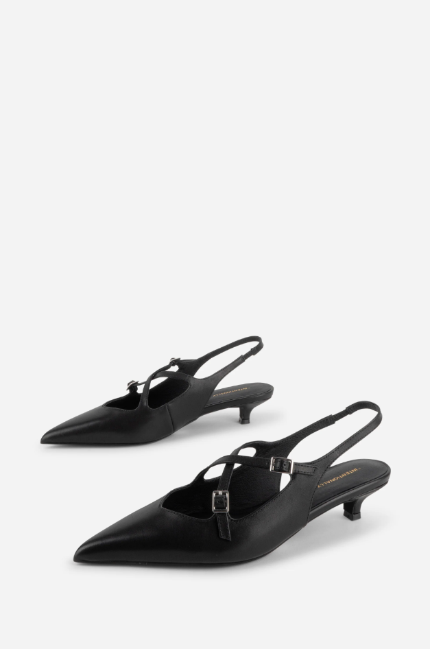 Intentionally Blank Women's Jax in Black