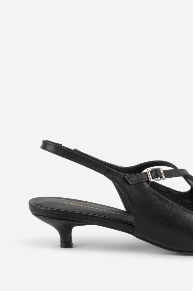 Intentionally Blank Women's Jax in Black