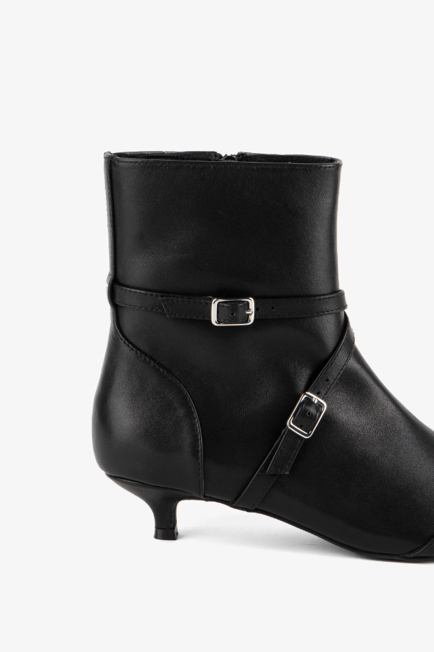 Intentionally Blank Women's Link in Black