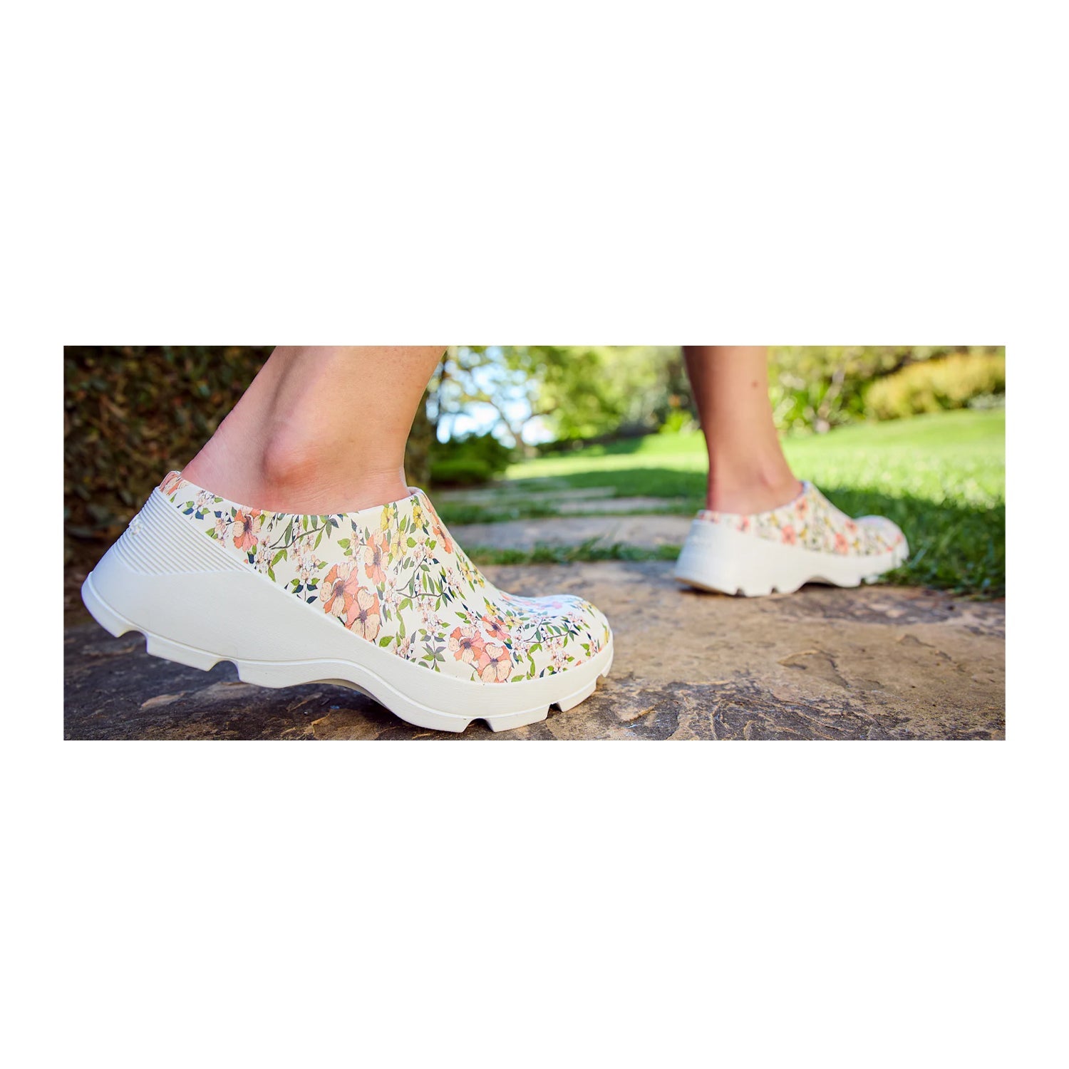 Joybees Women's Garden Grove Clog in Graphic Bone/floral