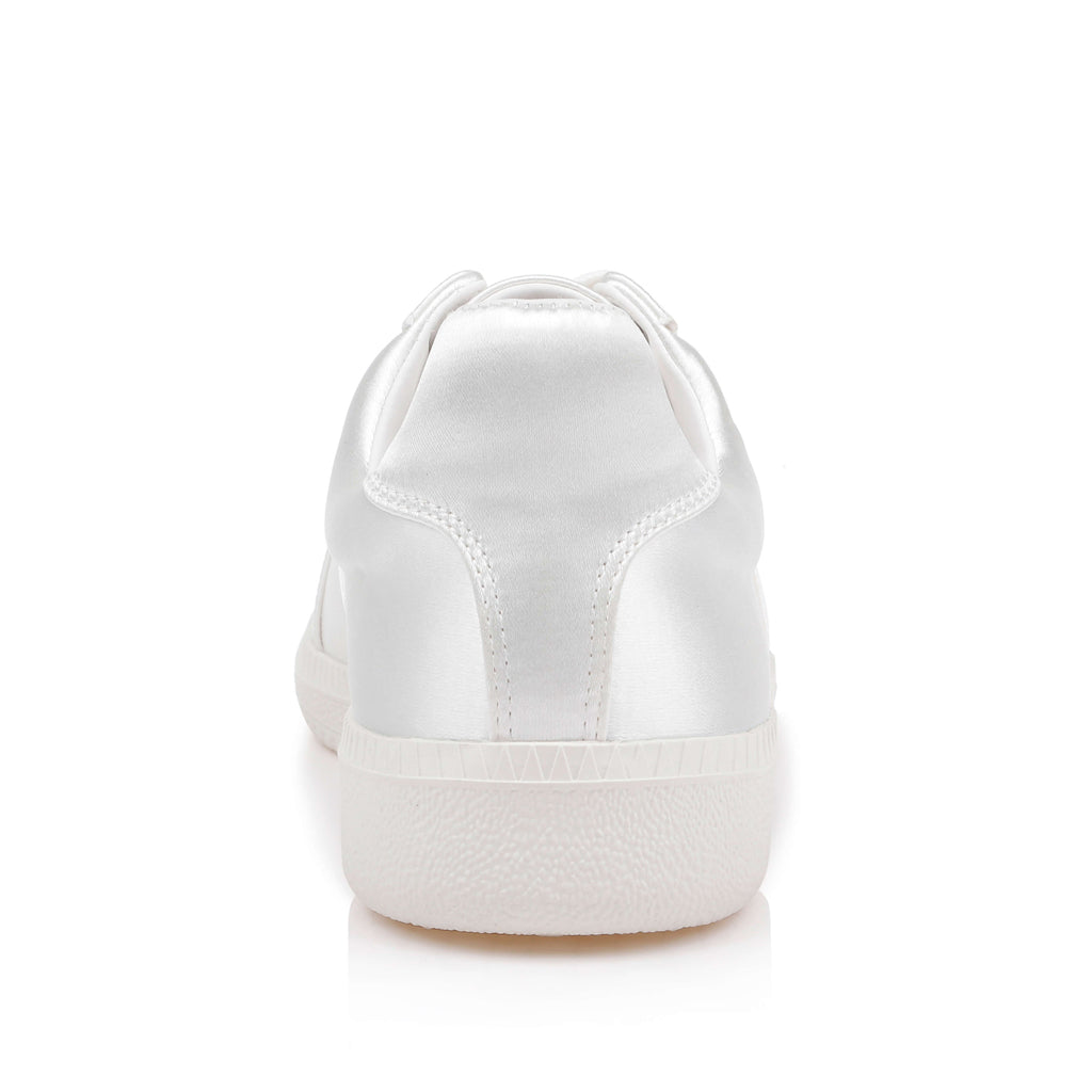 Jewel Badgley Mischka Women's Imara in Ivory