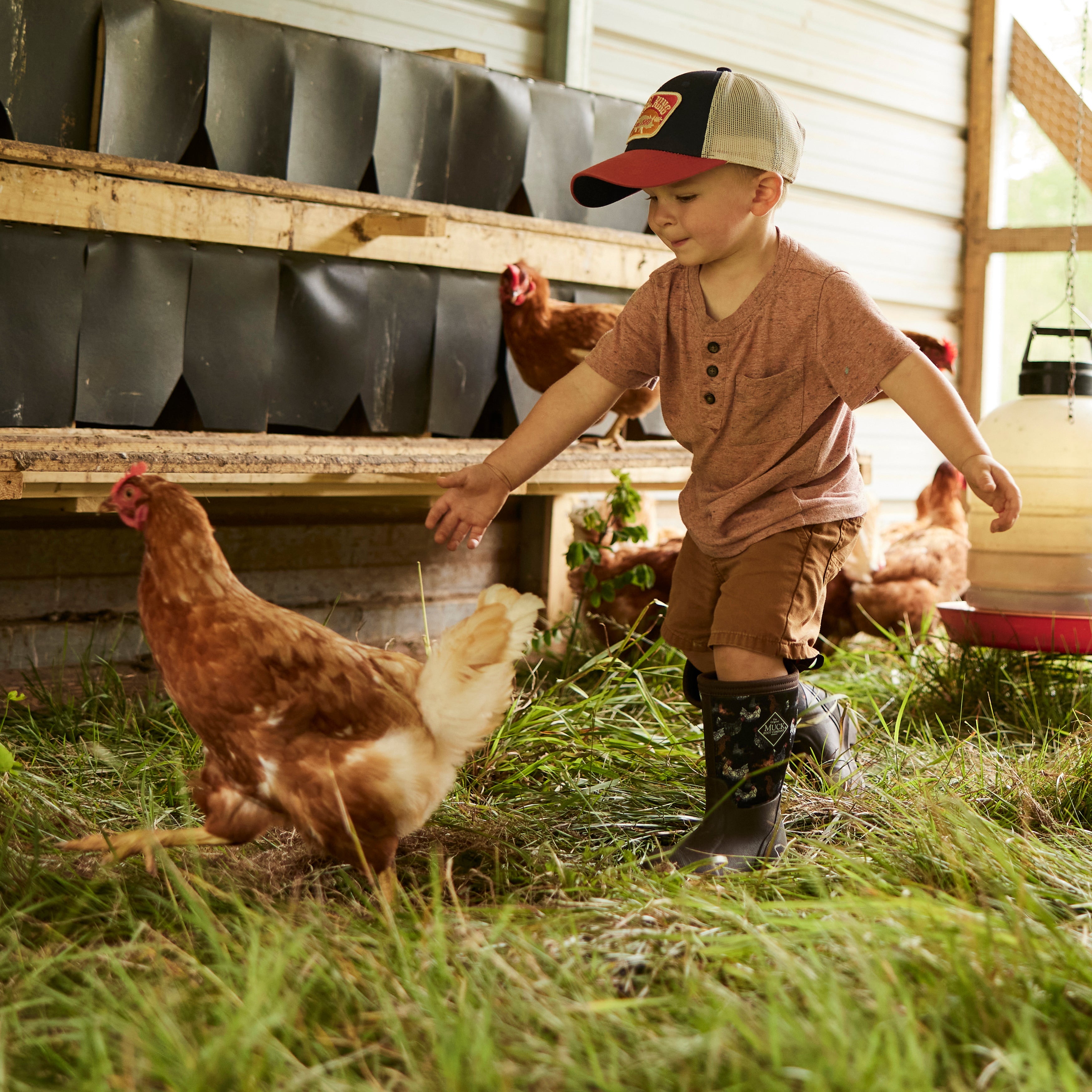 Muck Kids' Chore Classic  Chore Kids In Dark Brown M