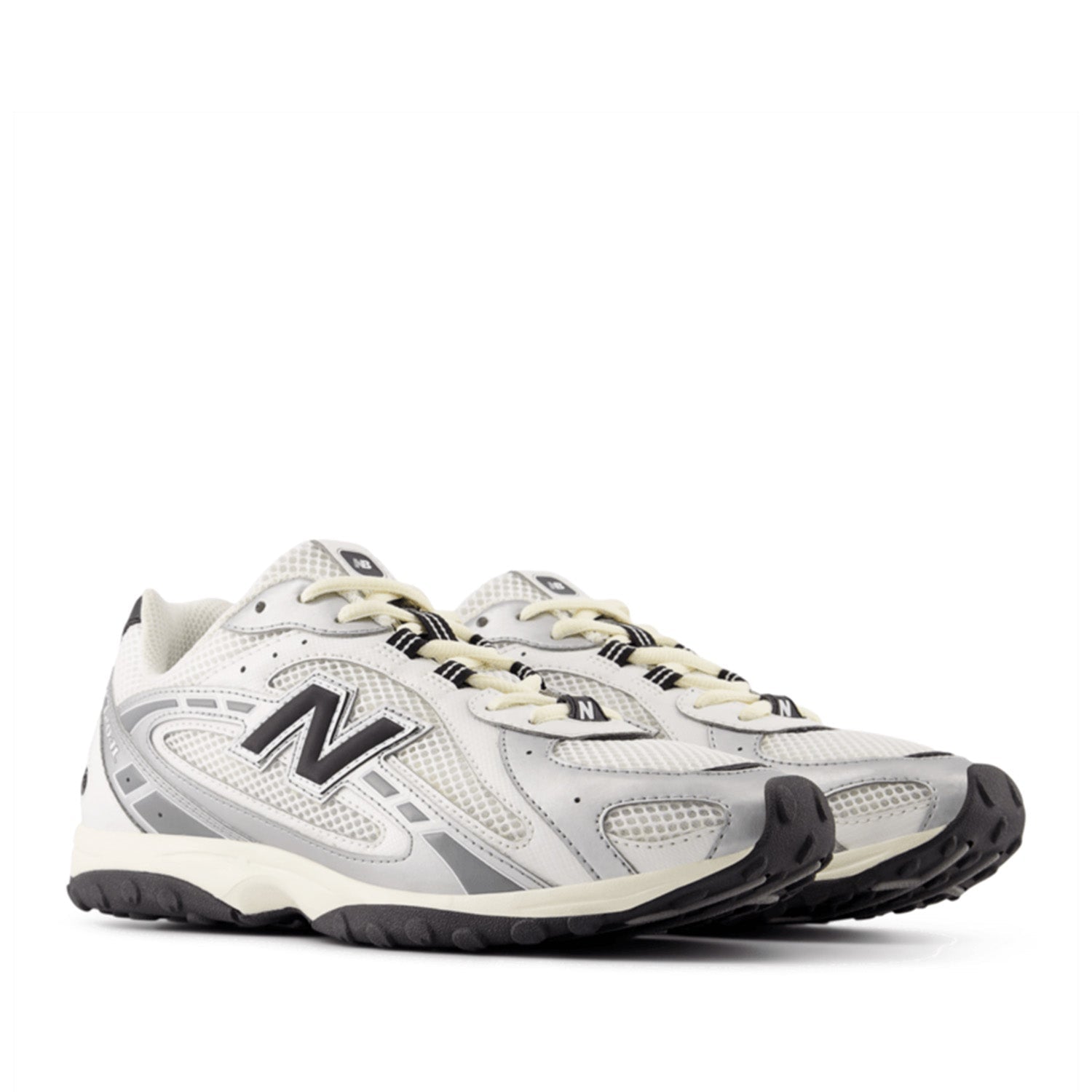 New Balance Unisex 204L in Silver Metallic/Black