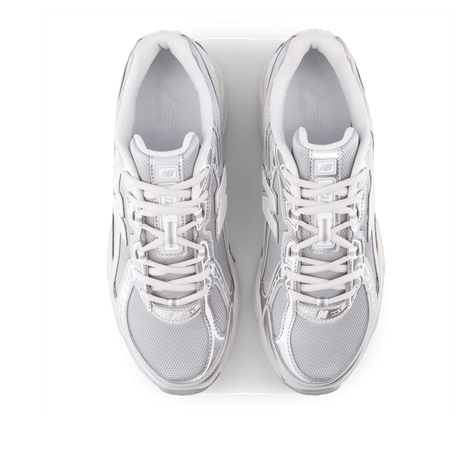 New Balance Unisex 740 in Metallic Silver 877 C