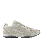 New Balance Unisex 204L in Angora/Linen