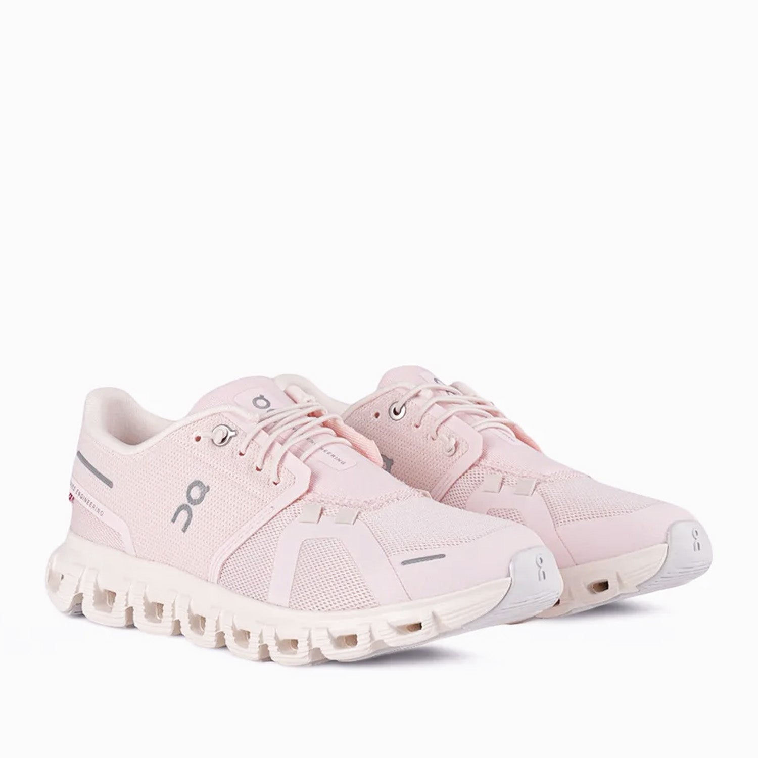 On Running Women's Cloud 6 in Salt/Gardenia