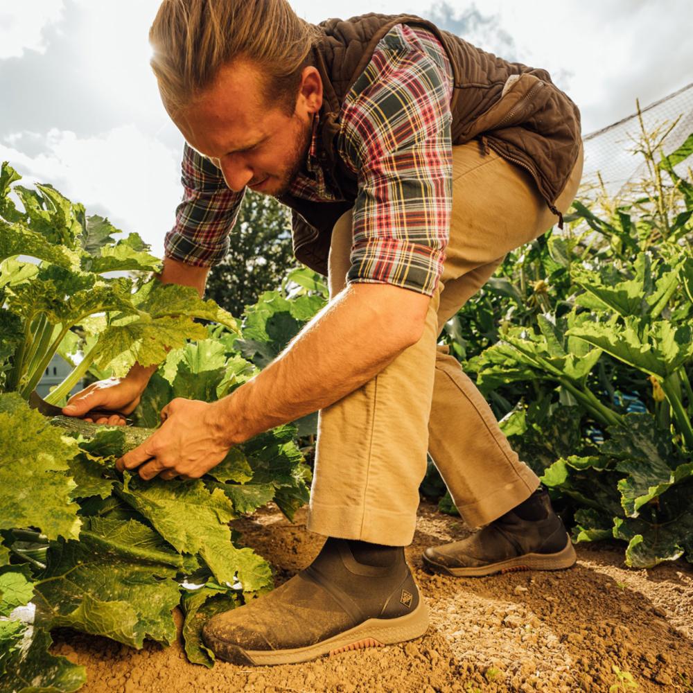 Muck Footwear  Men's Outscape Chelsea Outscape Black M