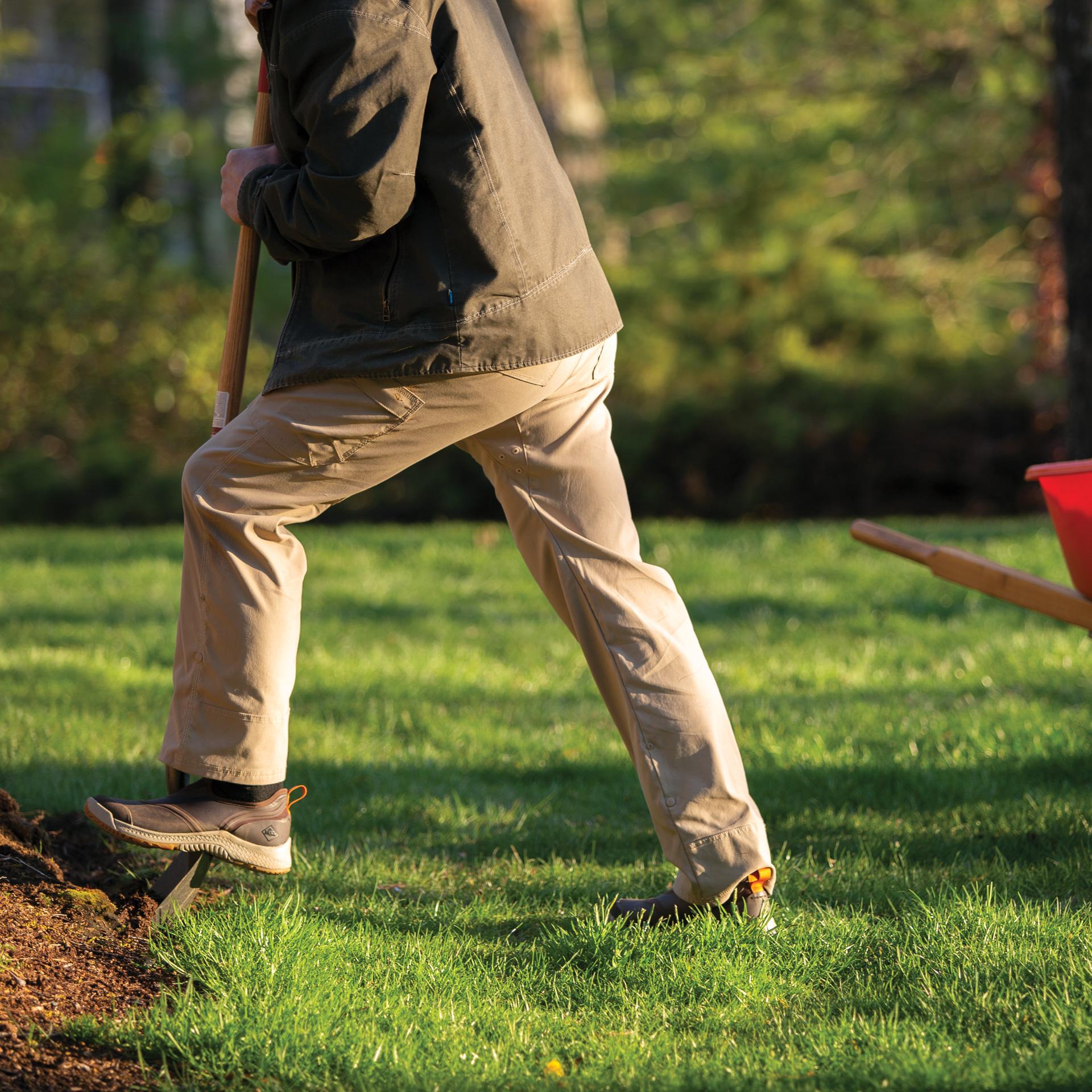 Muck Footwear  Men's Outscape Low Outscape Brown M