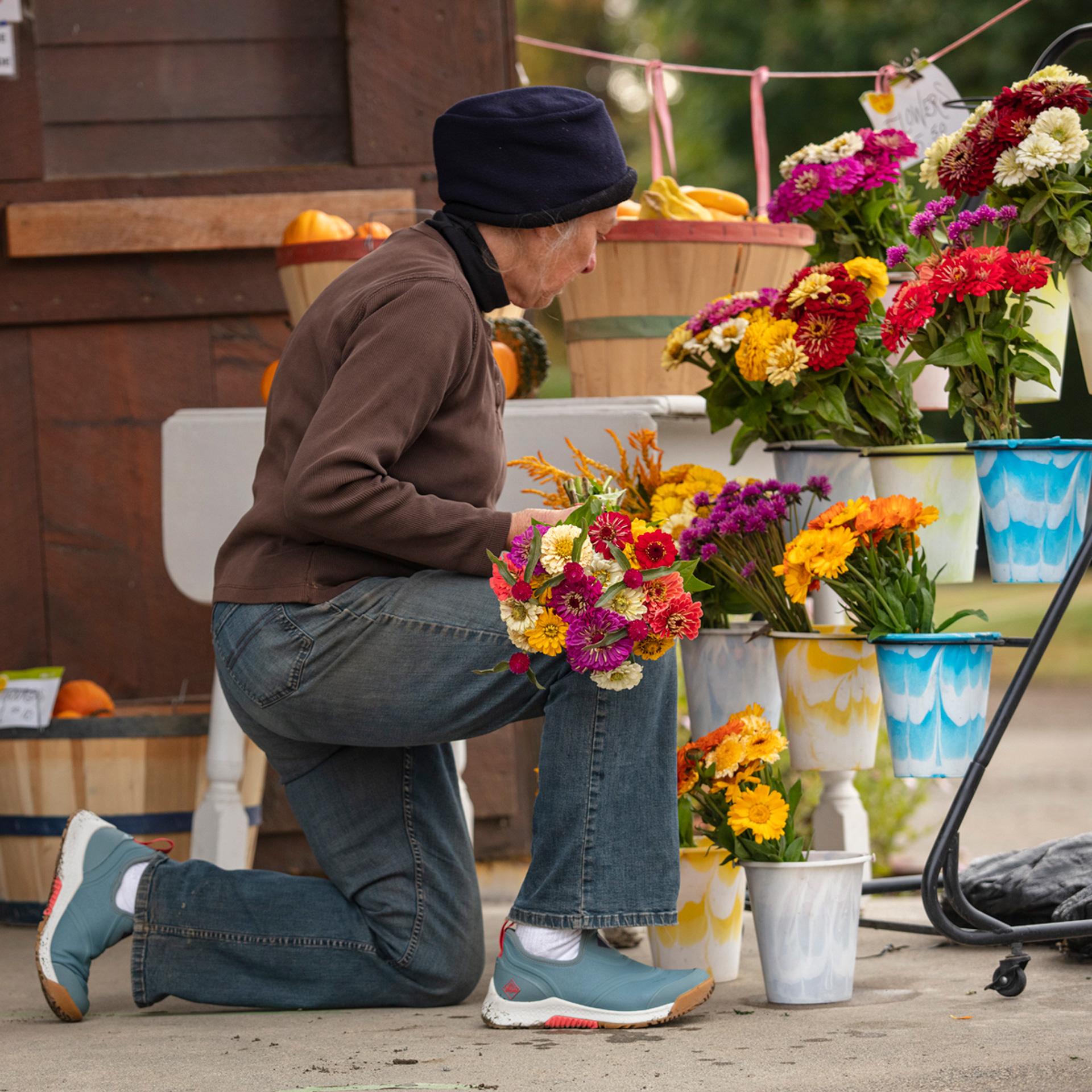 Muck Footwear  Women's Outscape Low Outscape Blue M