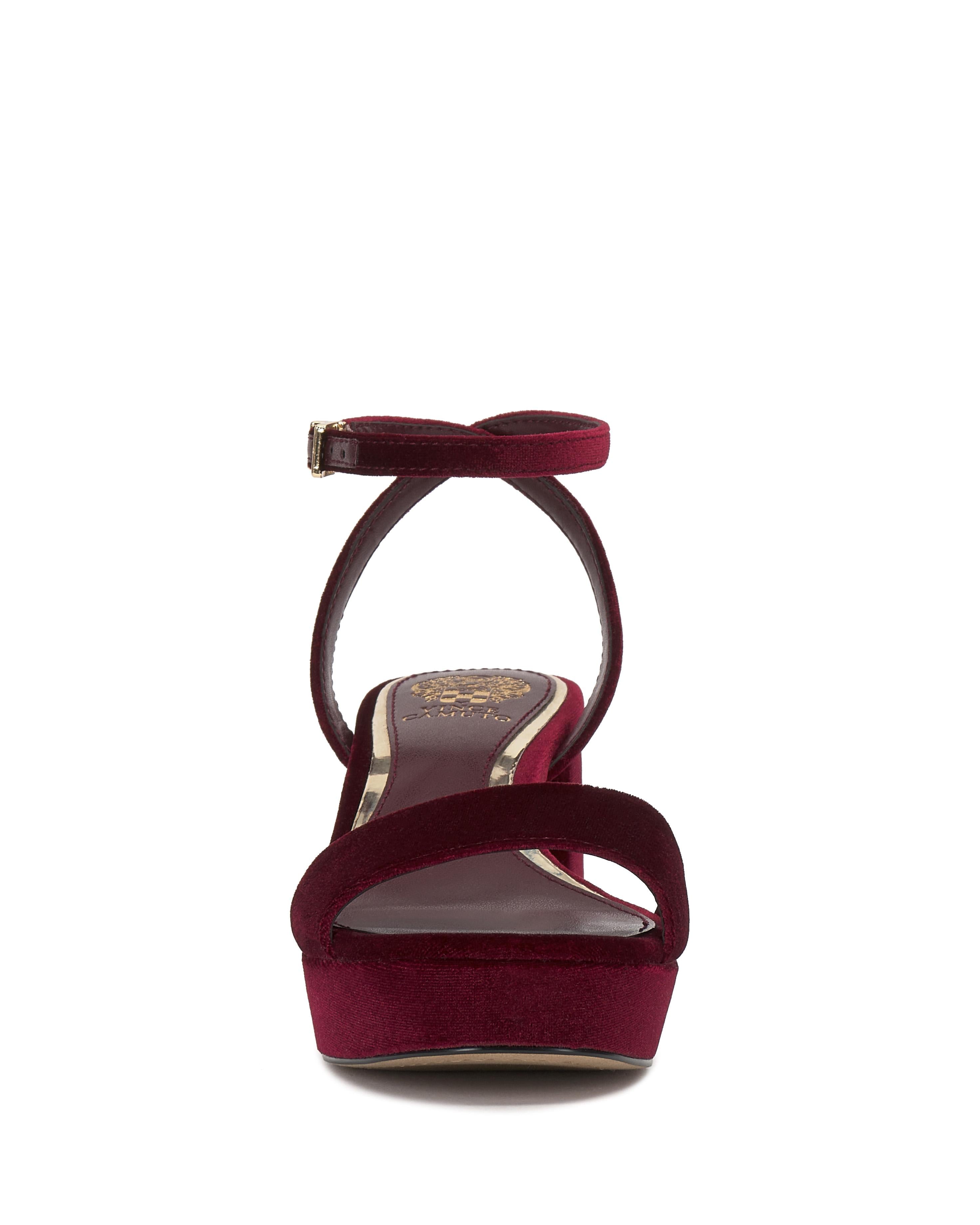 Vince Camuto Women's Pendreya Burgundy M