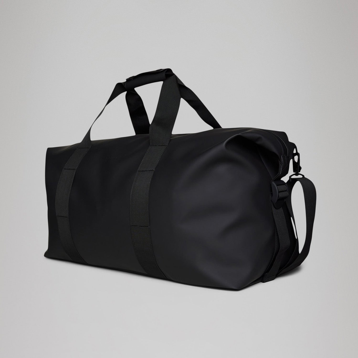 Rains Hilo Weekend Bag Large in Black