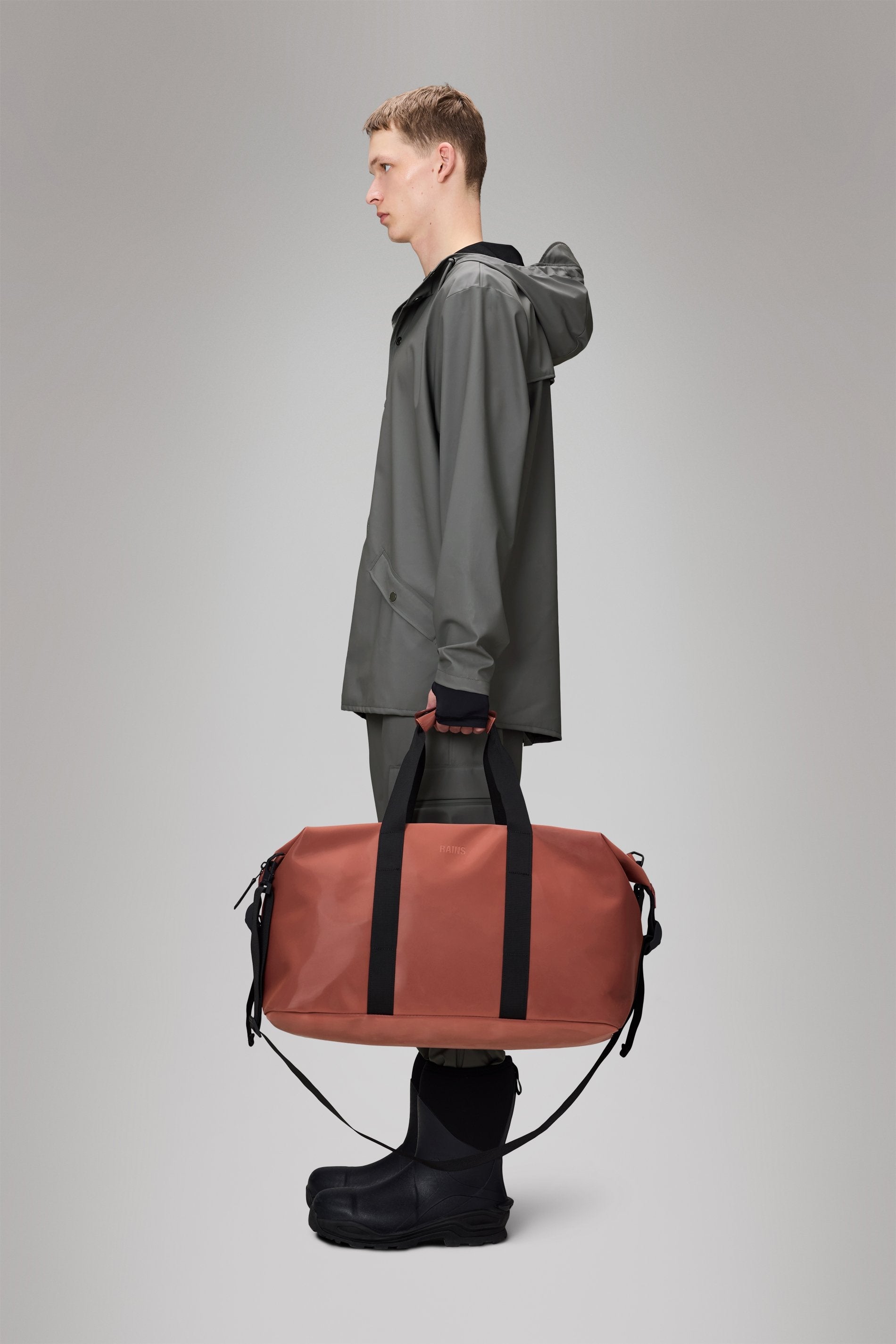 Rains Hilo Weekend Bag in Honour