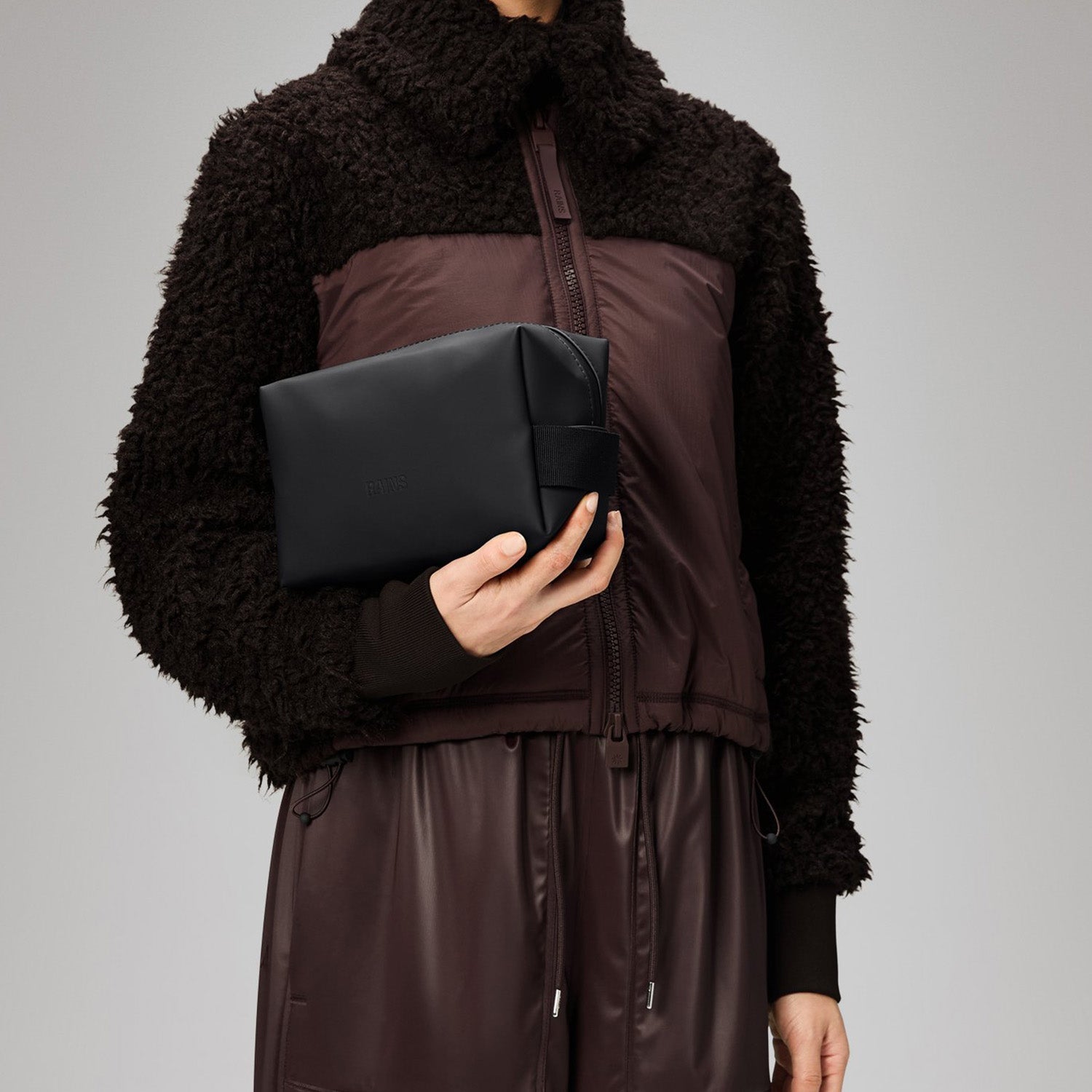 Rains Wash Bag Small in Black