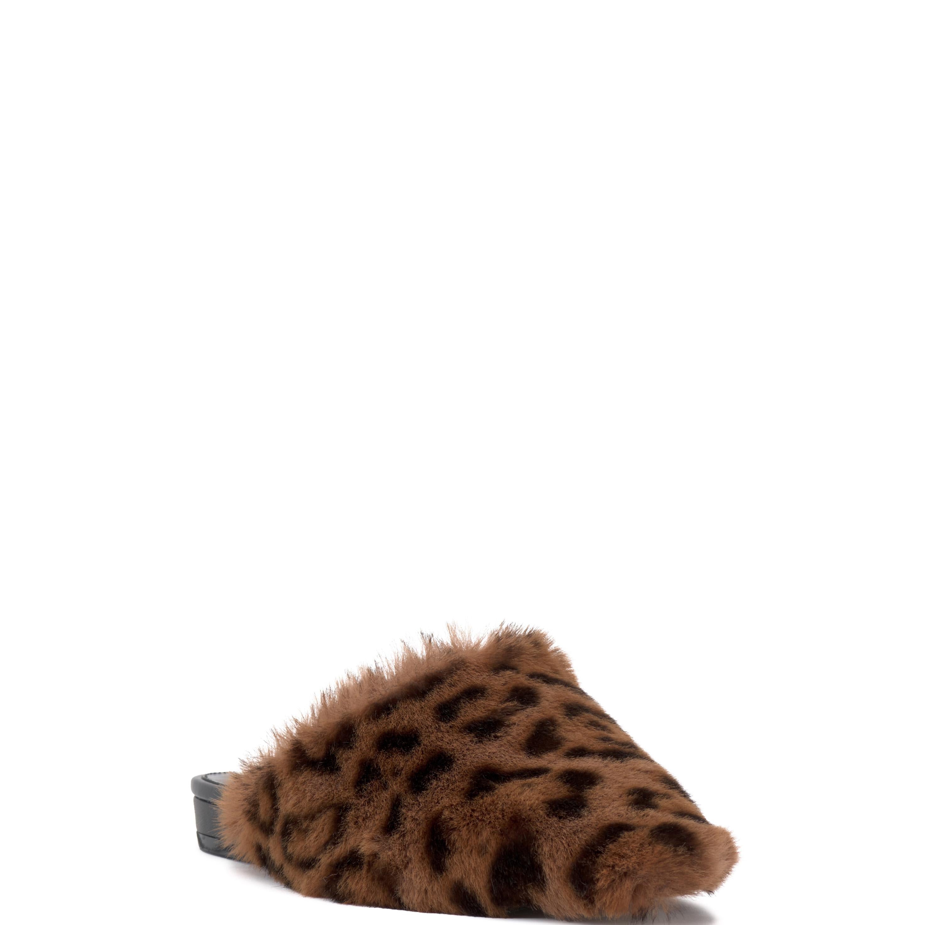 Vince Camuto Women's Samara Animal Print M