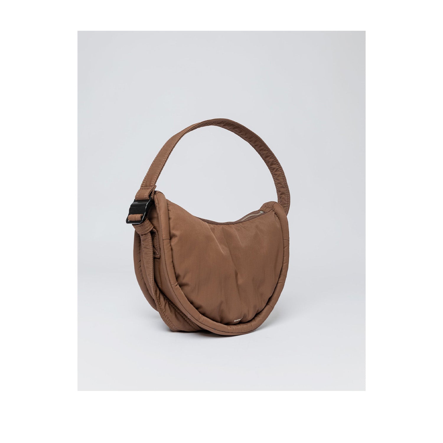 Sandqvist Curve Crossbody Round S in Dark Taupe