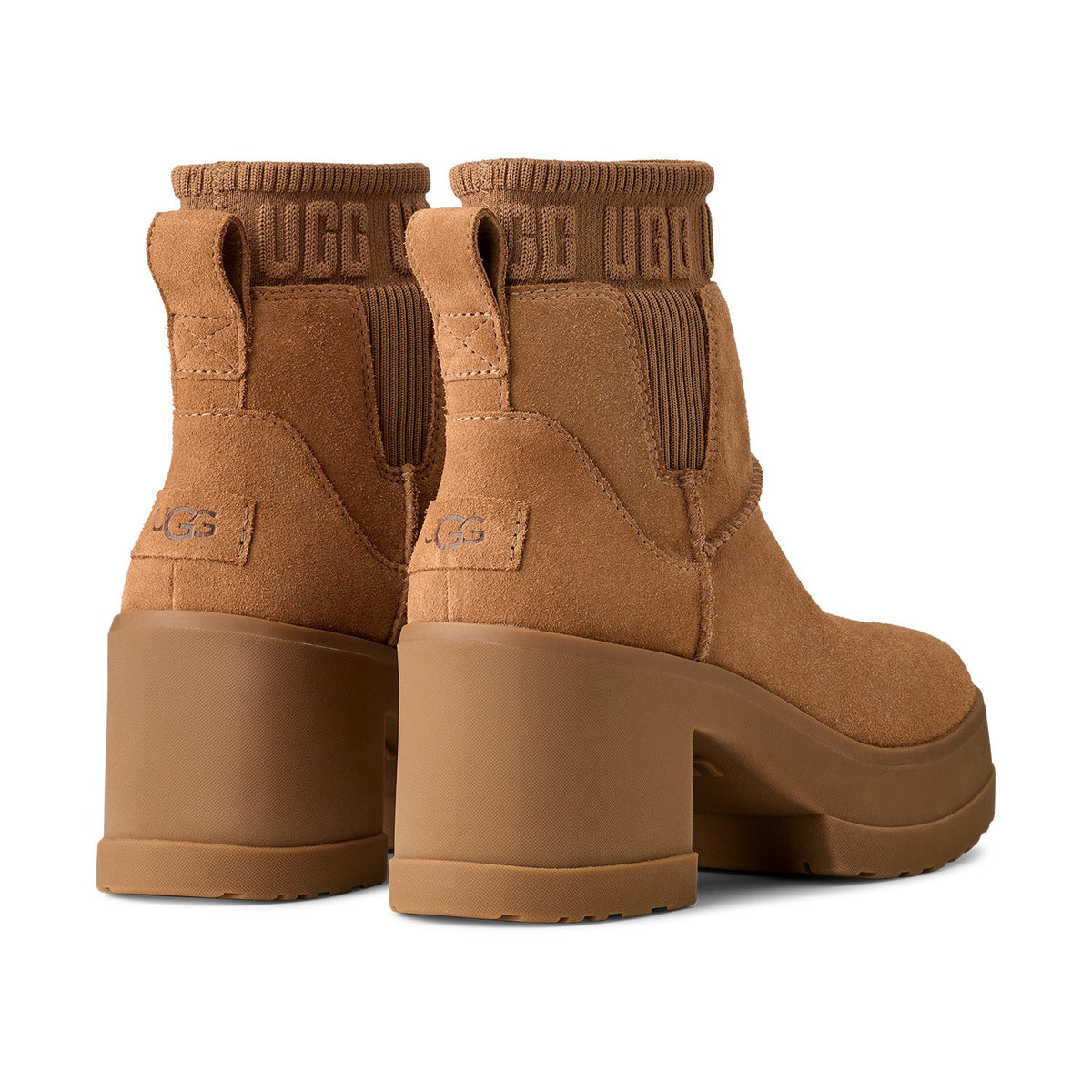 UGG Women's Moxy Chelsea in Chestnut