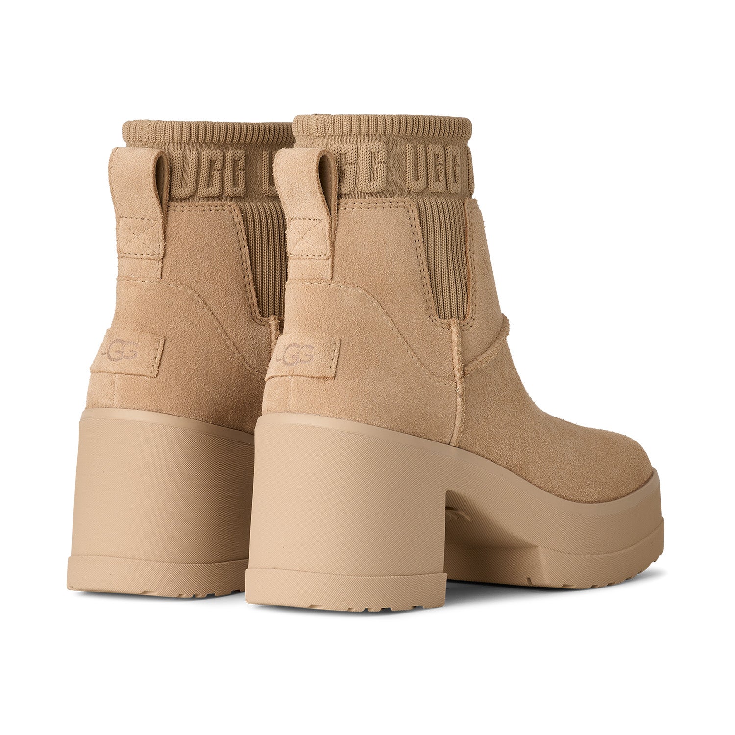 UGG Women's Moxy Chelsea in Sand