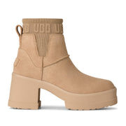 UGG Women's Moxy Chelsea in Sand