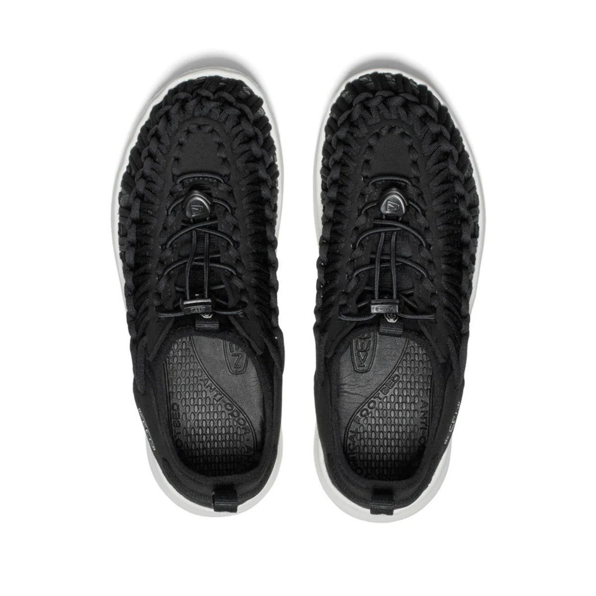 Keen Men's Uneek O3 in Black/Star White