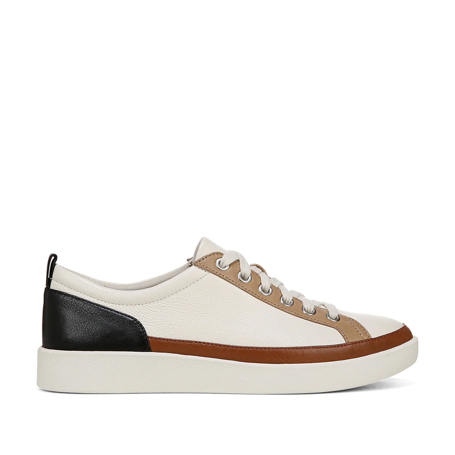 Vionic Women's Essence Winny in Ivory/Black