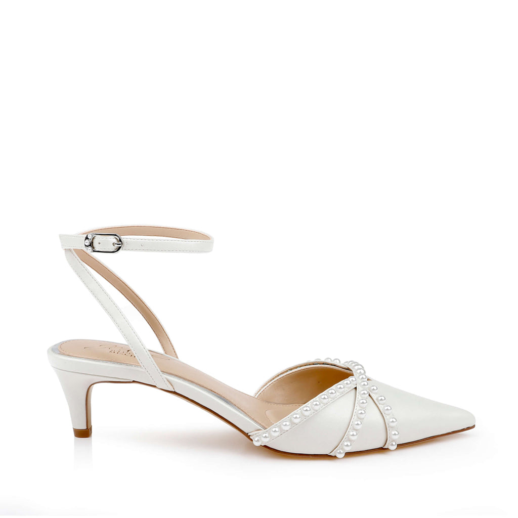Jewel Badgley Mischka Women's Indra in Ivory