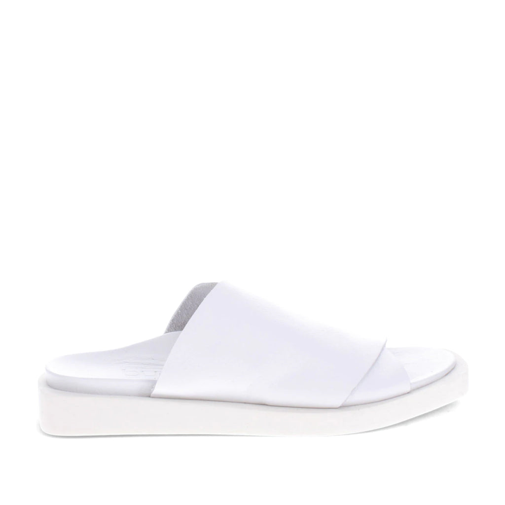 Bueno Women's Jesse in White/White Sandals BUENO 38 