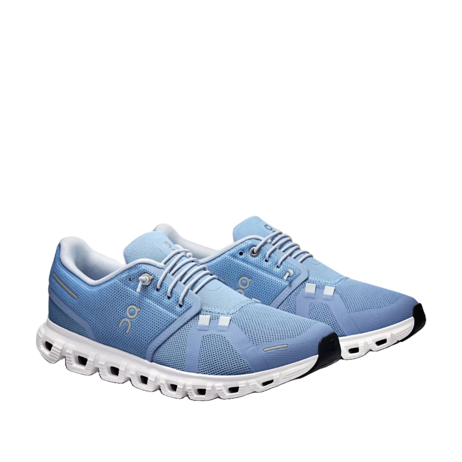 On Running Women's Cloud 6 in Chambray/White