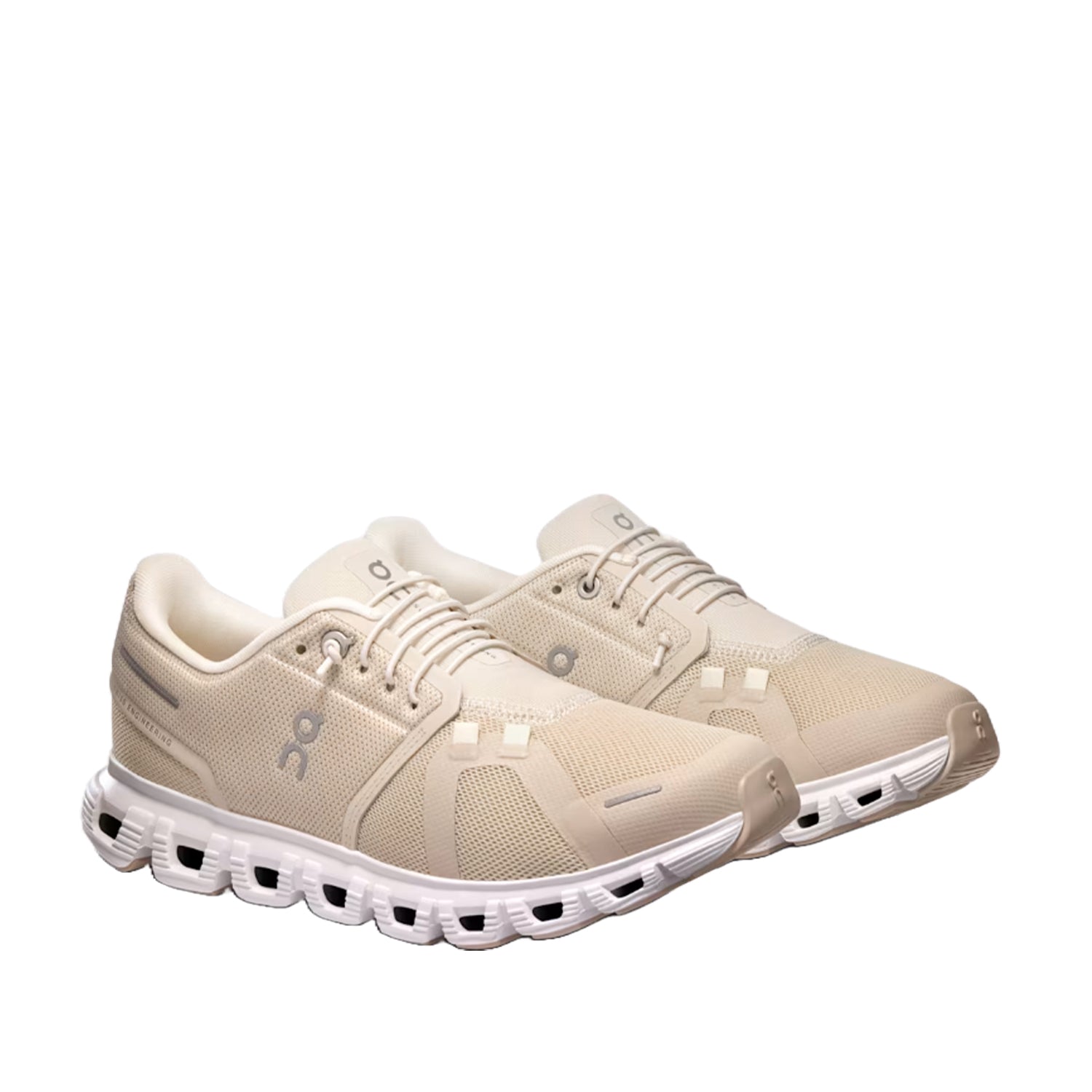 On Running Women's Cloud 6 in Pearl/White
