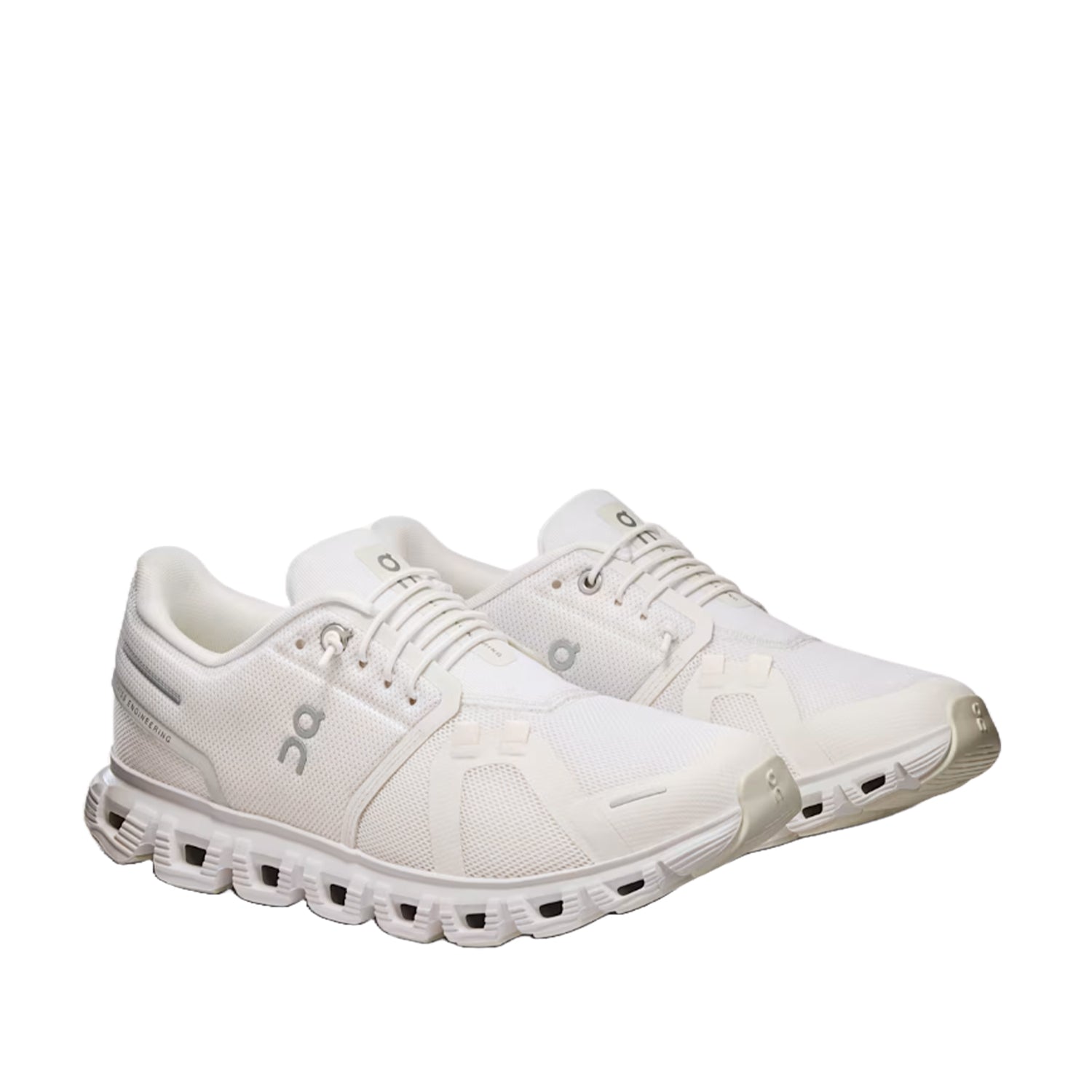 On Running Women's Cloud 6 in White/White