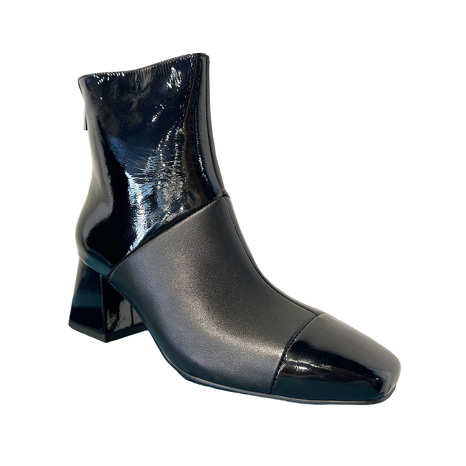 Django & Juliette Women's Vitch in Black