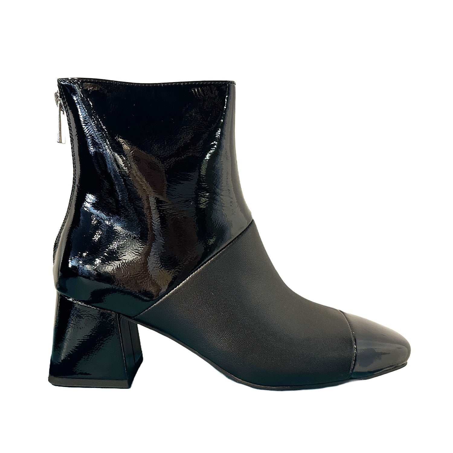 Django & Juliette Women's Vitch in Black