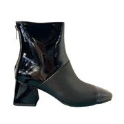 Django & Juliette Women's Vitch in Black